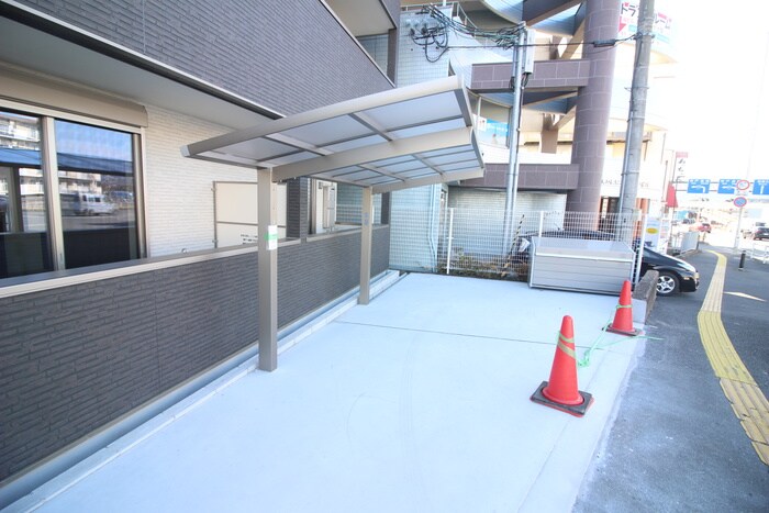 物件外観写真3　(駐輪場)