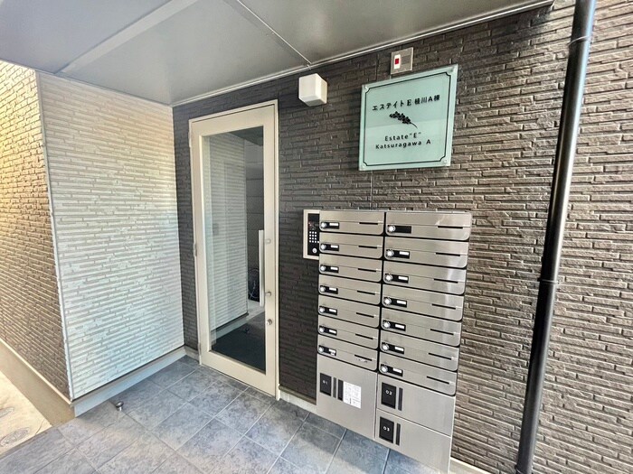 物件外観写真5　(エントランス部分)