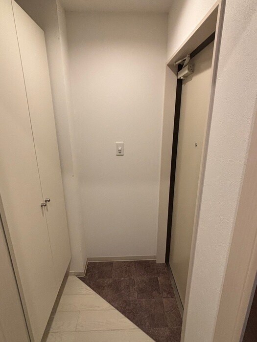 物件内観写真7　(玄関)
