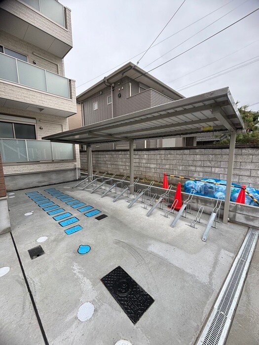 物件外観写真5　(駐輪場)