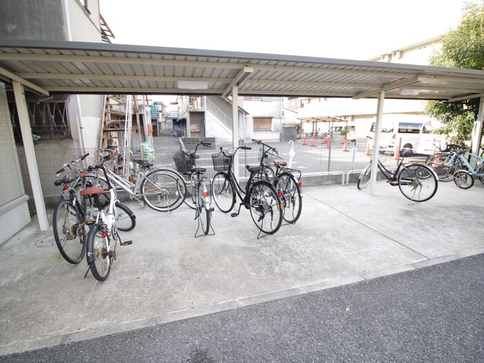 物件外観写真5　(駐輪場)
