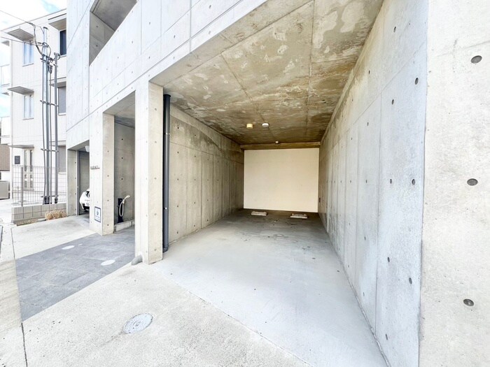 物件外観写真4　(駐車場)