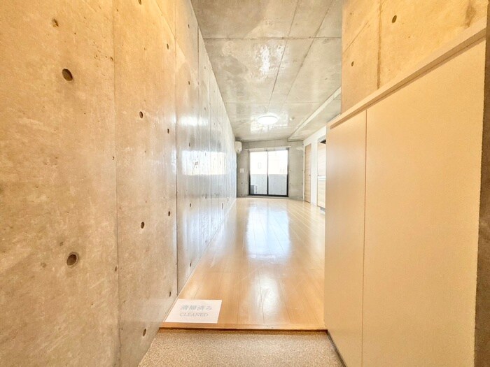 物件内観写真18　(玄関)