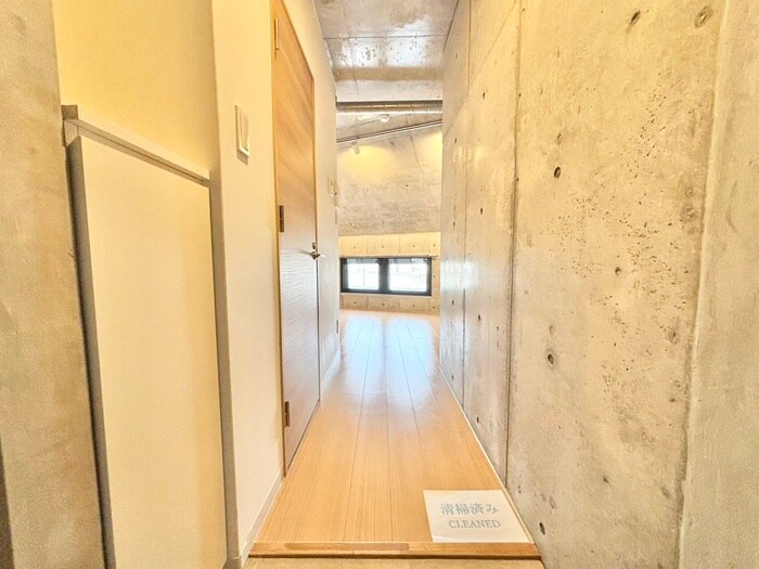 物件内観写真19　(玄関)