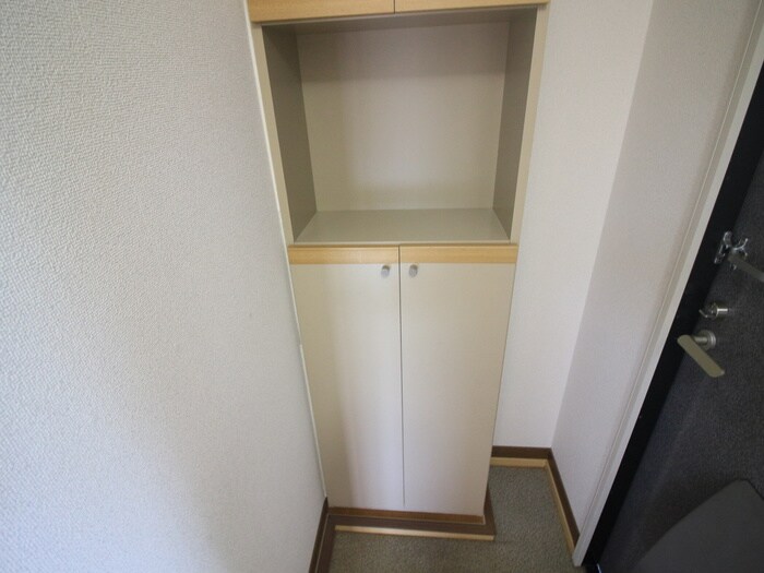 物件内観写真5　(靴箱)