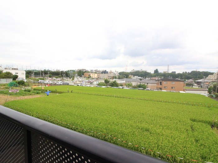 物件内観写真13　(室内からの展望)