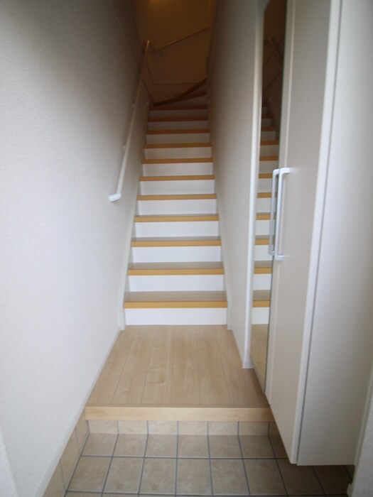 物件内観写真7　(玄関)