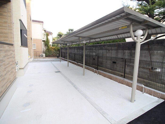 物件外観写真6　(駐輪場)