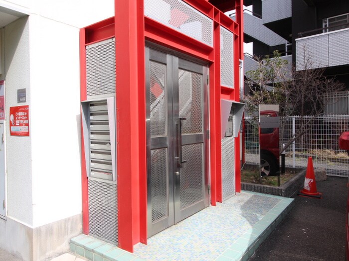 物件外観写真5　(エントランス部分)