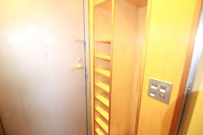 物件内観写真18　(靴箱)