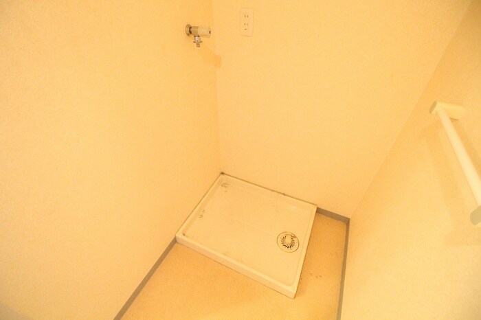 物件内観写真12　(洗濯機置場)