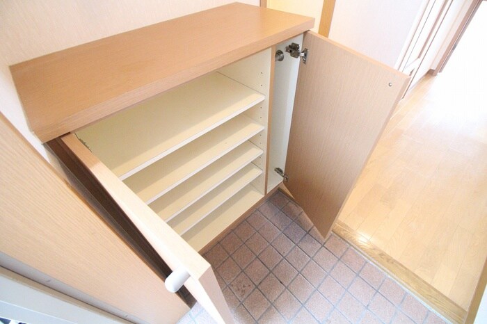 物件内観写真14　(靴箱)