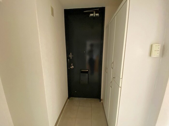 物件内観写真18　(玄関)