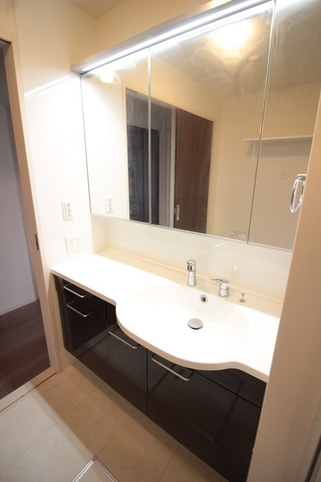 物件内観写真11　(洗面)