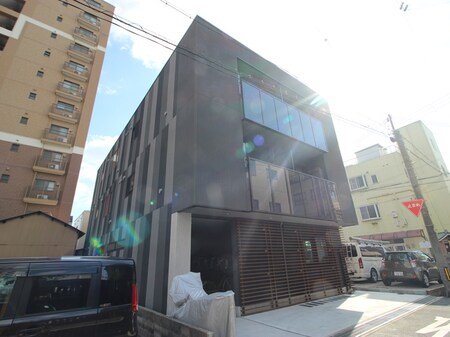 Ａ－ＣＵＢＥ　ＨＯＮＭＡＣＨＩ外観写真