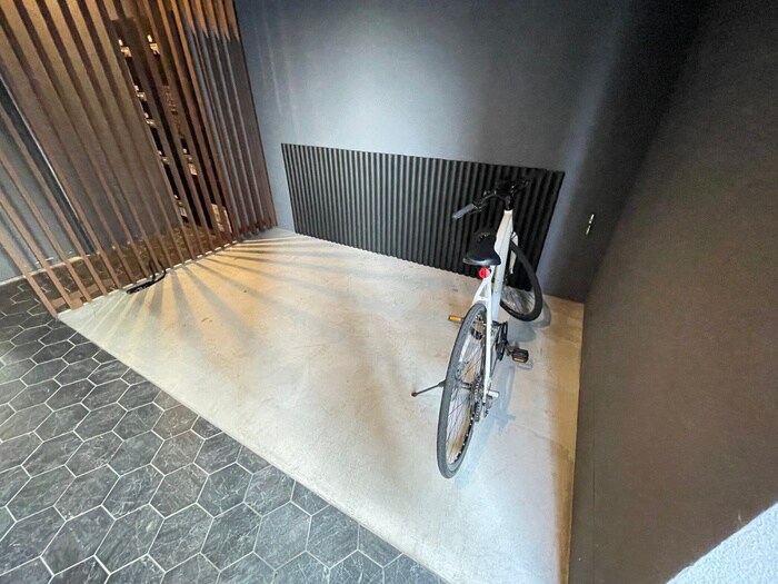 物件外観写真6　(駐輪場)