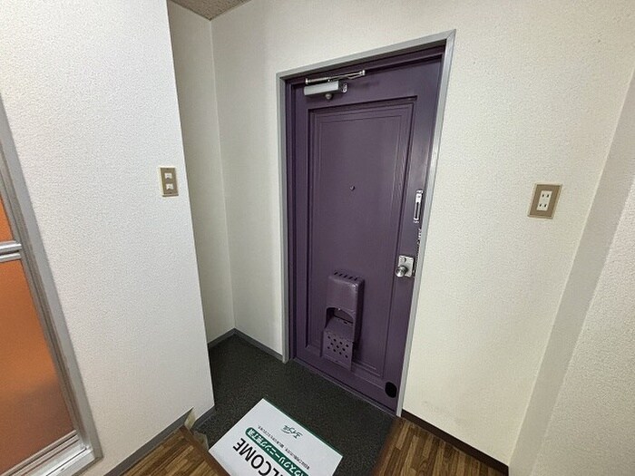 物件内観写真14　(玄関)