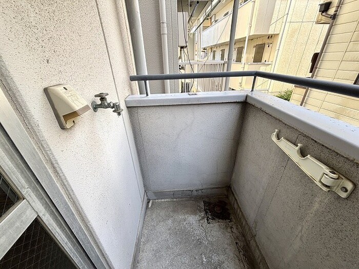 物件内観写真16　(洗濯機置場)