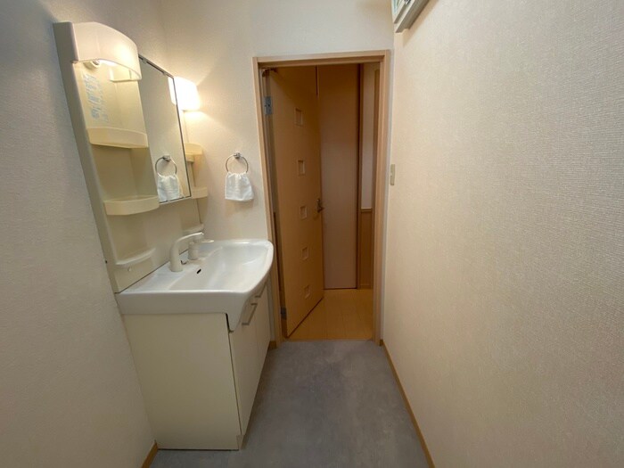 物件内観写真9　(洗面)