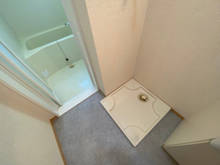 物件内観写真11　(洗濯機置場)