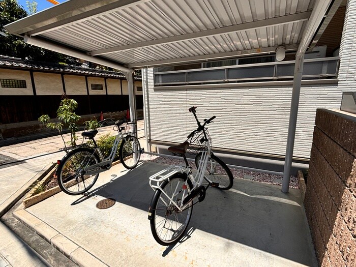 物件外観写真3　(駐輪場)