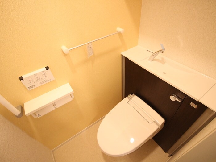 物件内観写真13　(トイレ)