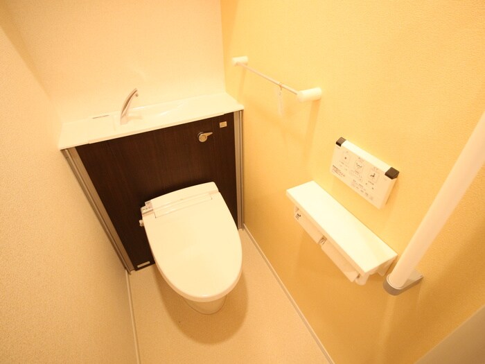 物件内観写真14　(トイレ)