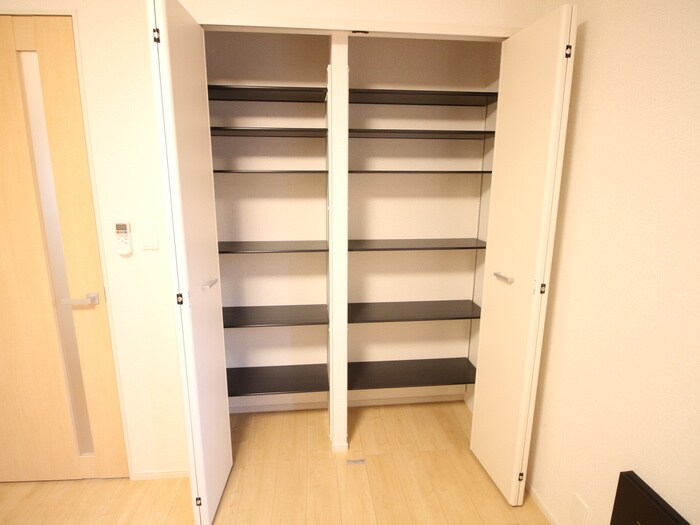 物件内観写真15　(収納)