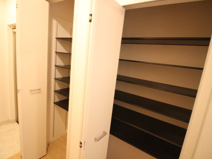 物件内観写真15　(収納)