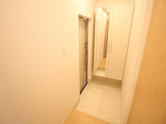 物件内観写真17　(玄関)