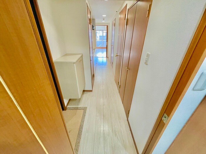 物件内観写真12　(廊下)