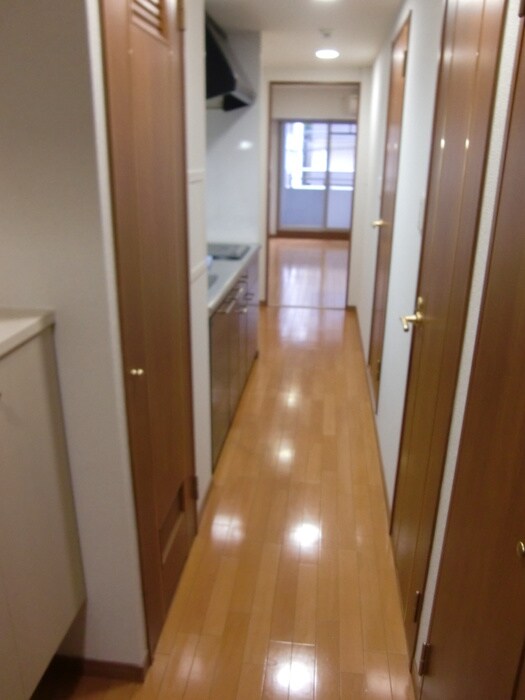 物件内観写真16　(廊下)