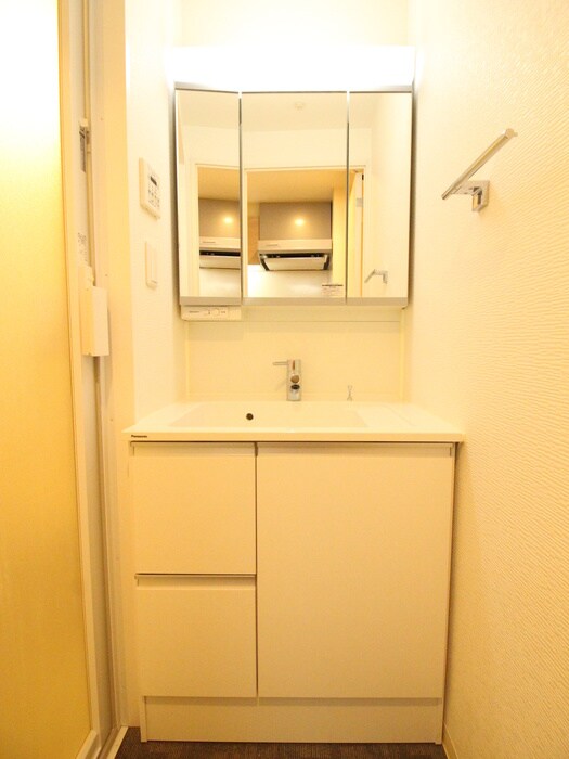 物件内観写真9　(洗面)