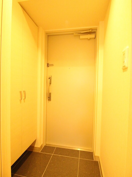 物件内観写真12　(玄関)