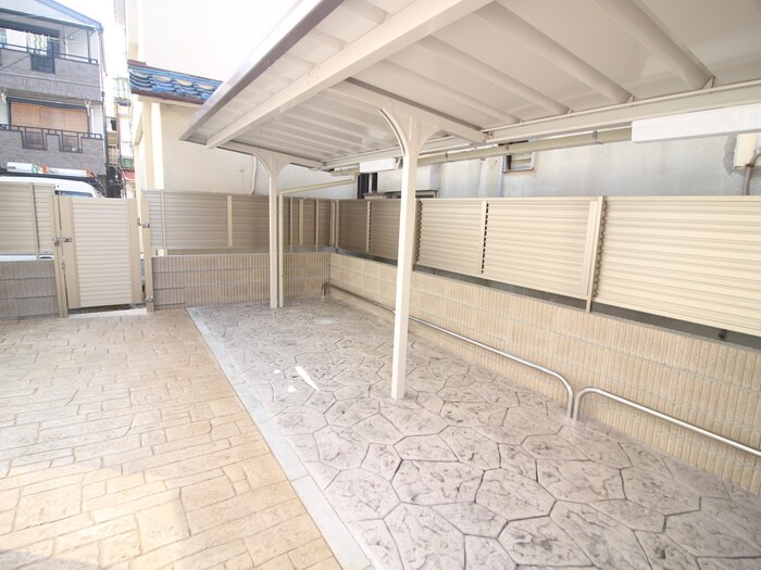 物件外観写真3　(駐輪場)