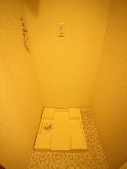 物件内観写真14　(洗濯機置場)