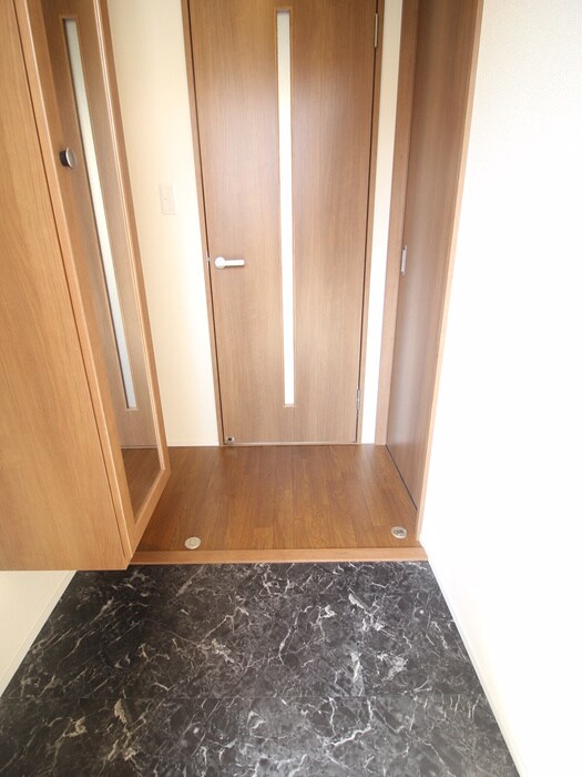 物件内観写真17　(玄関)