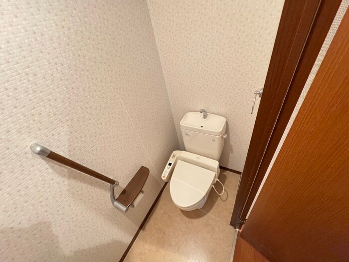 物件内観写真11　(トイレ)
