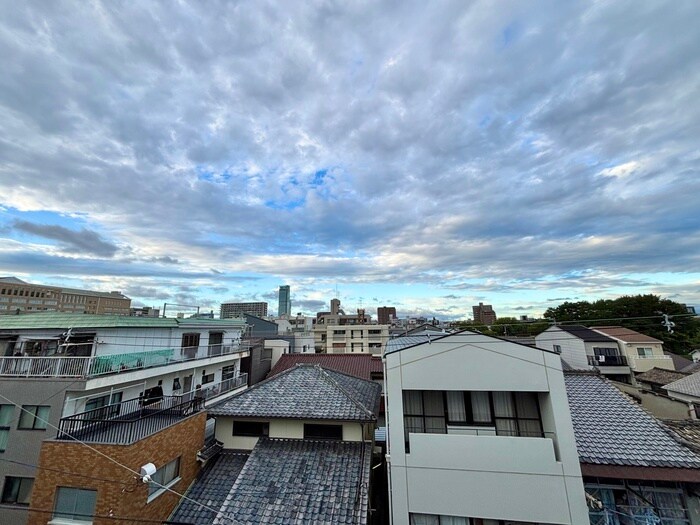 物件内観写真16　(室内からの展望)