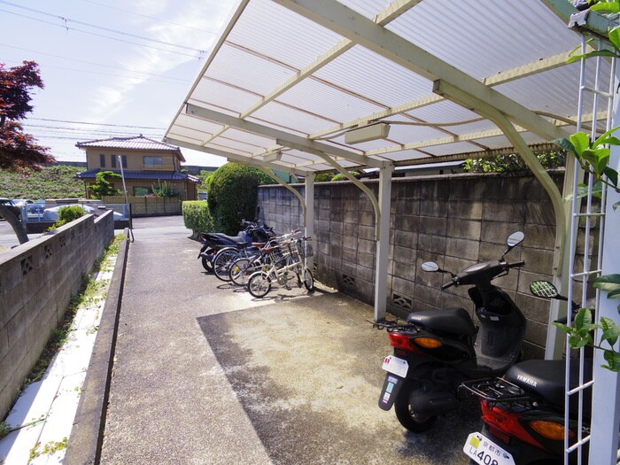 ヴィラウィステリアの駐輪場