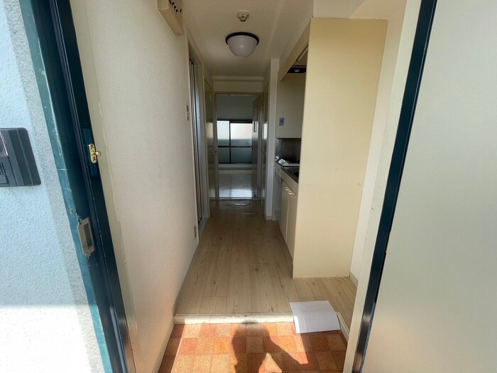 物件内観写真7　(玄関)