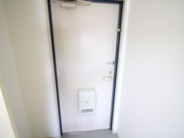 物件内観写真16　(玄関)