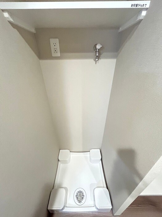 物件内観写真13　(洗濯機置場)