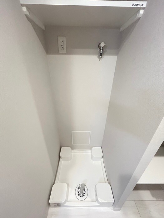 物件内観写真13　(洗濯機置場)