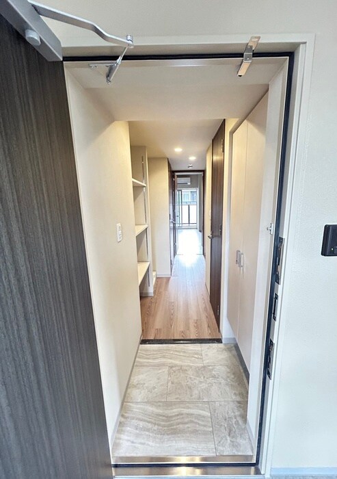 物件内観写真18　(玄関)