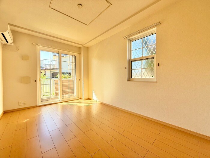 物件内観写真4　(居室)