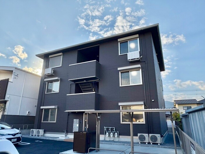 物件外観写真1　(外観写真)