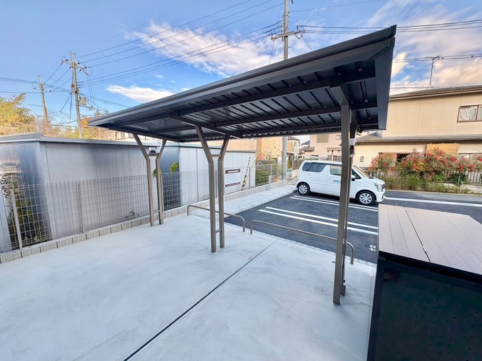 物件外観写真3　(駐輪場)