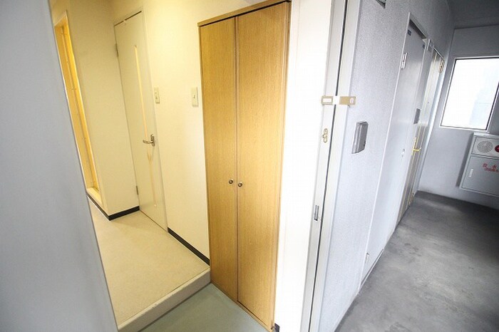 物件内観写真19　(玄関)