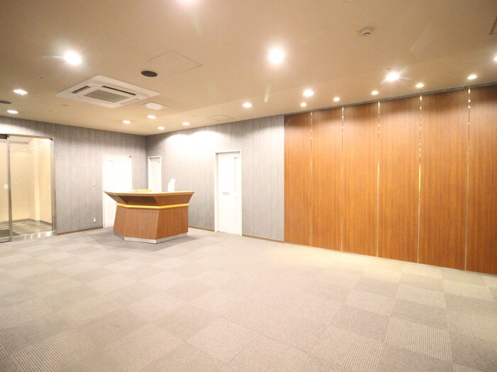 物件外観写真5　(エントランス部分)